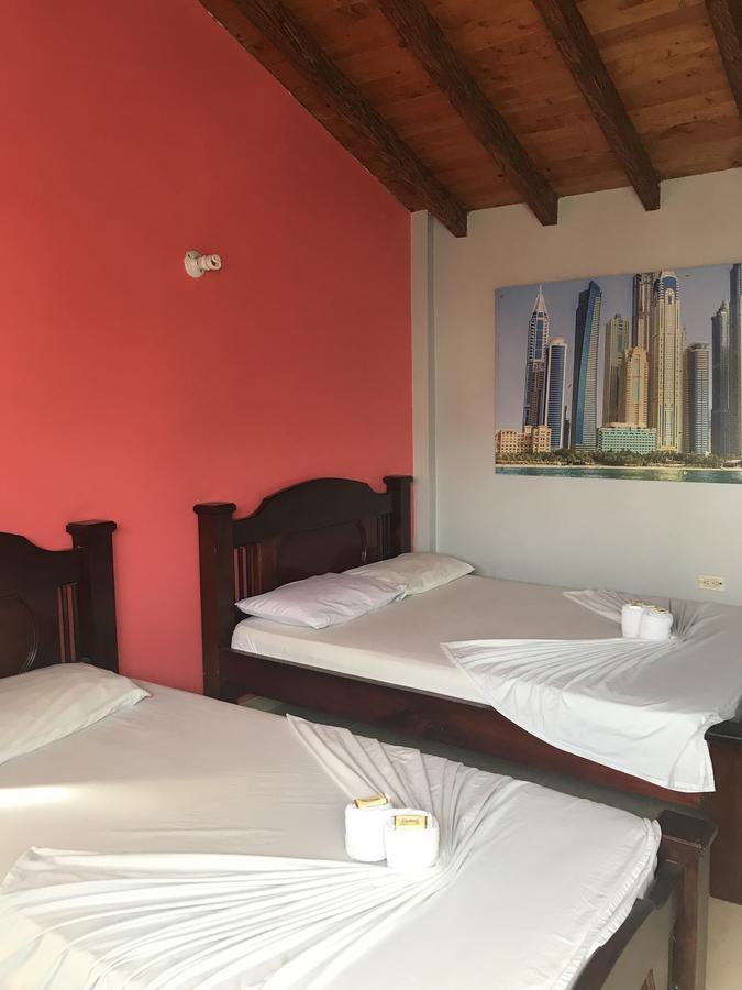 Hotel Calipso Marinilla Exteriér fotografie