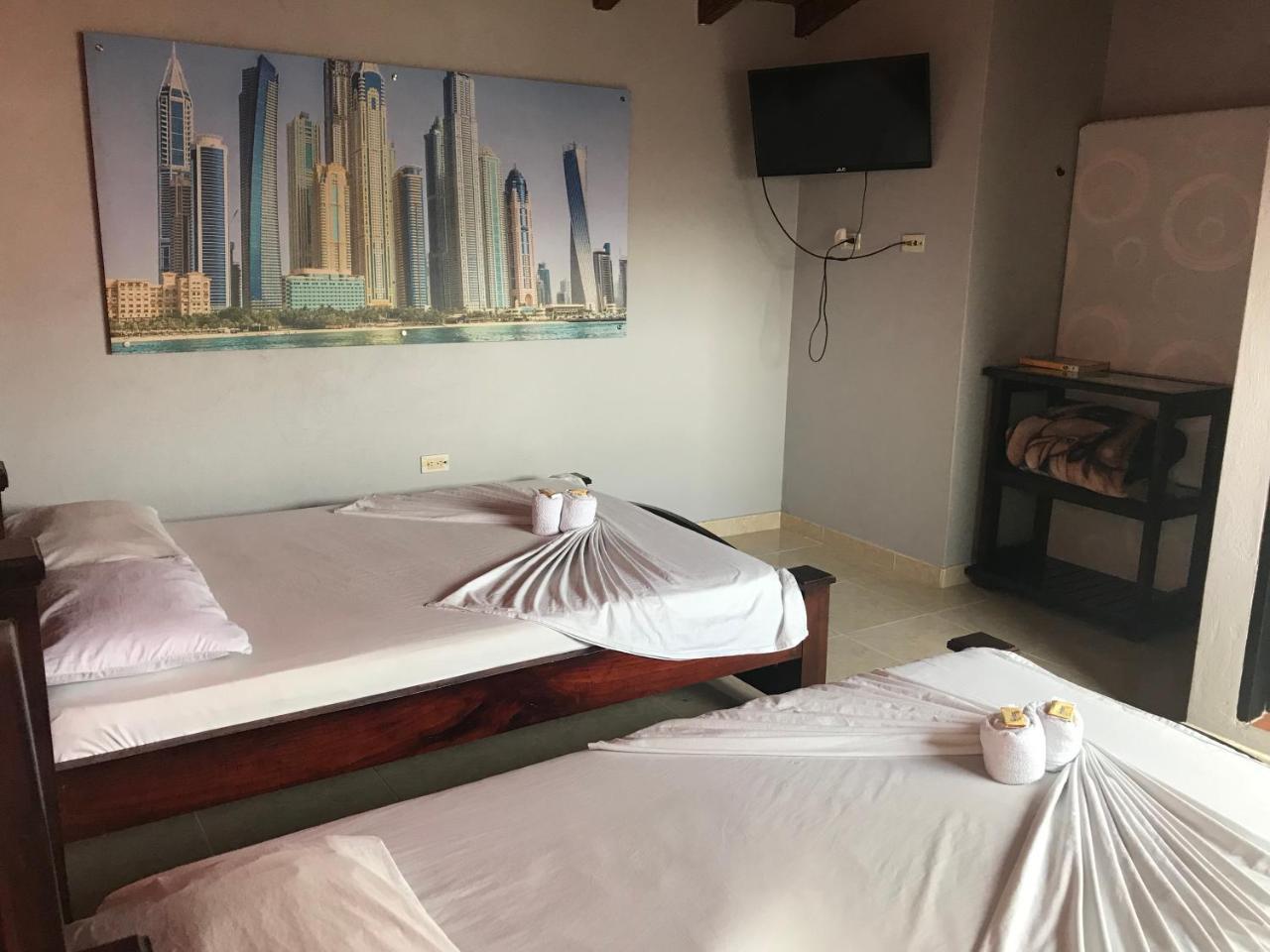 Hotel Calipso Marinilla Exteriér fotografie